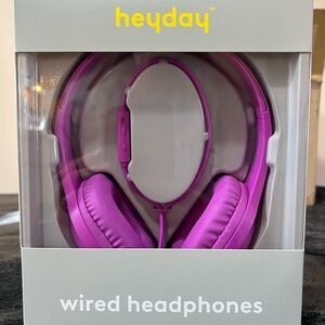 Heyday purple wired headphones NEW